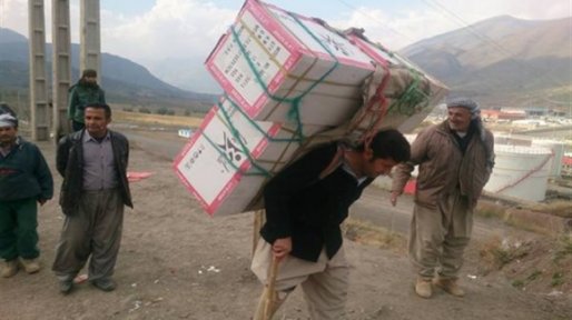 وداع مرزنشینان کردستانی با کولبری