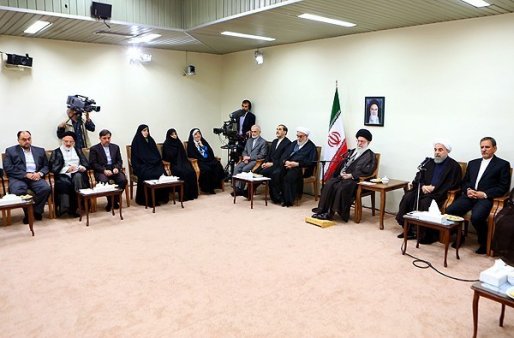دشمنی آمریکا کم نشده و درصدد رخنه هستند/ مواضع انقلابی را صریح بیان کنید