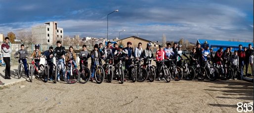 مسابقه استعدادیابی دوچرخه سواری در سقز برگزار شد+عکس