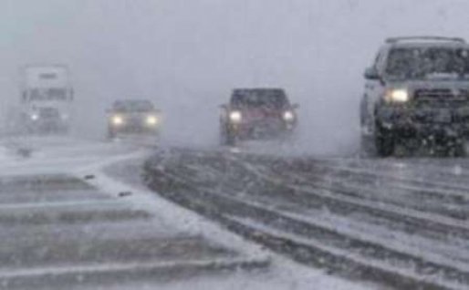 مسیر سقز-بانه به علت برف و کولاک شدید مسدود شد