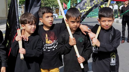 روز تاسوعا و عزاداری نونهال و نوجوانان سقزی
