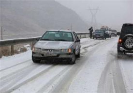 انسداد ۲۰ محور به دلیل شرایط نامساعد جوی/ ترافیک جاده‌ها افزایش یافت