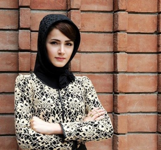 یک دختر مهابادی در مراسم ملکه زیبایی سال ۲۰۱۷ شرکت می کند