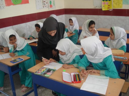 معلمان هنوز حقوق نگرفته‌اند/ صورت‌هایی که با سیلی سرخ نگه داشته می‌شود