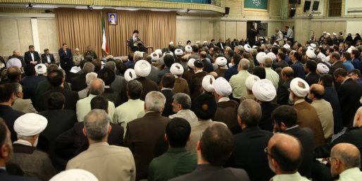 طرف مقابل برجام را پاره کند ما آن را به آتش می‌کشیم/ حق را باید از دهان گرگی مثل آمریکا بیرون کشید/دولت باید حرکت اقتصادی را شتاب دهد