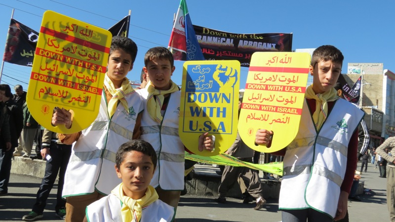 راهپیمایی، 13 آبان، سقز