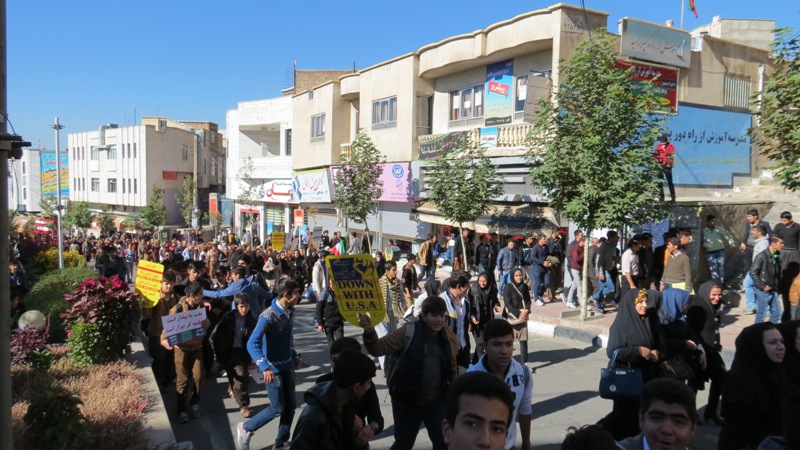 راهپیمایی، 13 آبان، سقز