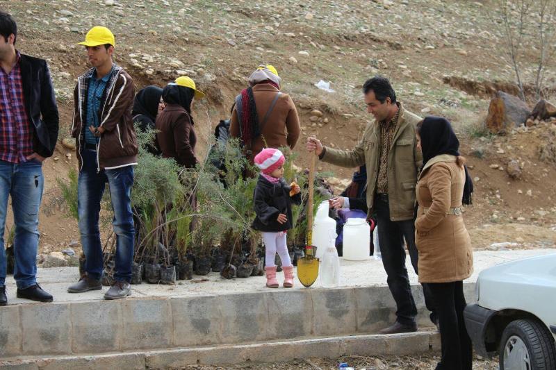 درختکاری، هفته درختکاری، روزمنابع طبیعی، کاشت نهال، غرس اصله نهال، گولان