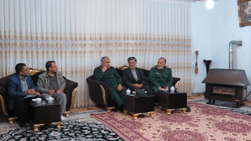 دیدار با خانواده شهدا، روز دانش آموز، شهدای دانش آموز، آرمانهای شهدا، انقلاب، شهید فریدون رشیدی، شهید رشید امانی، شهید حسن خوش گفتار